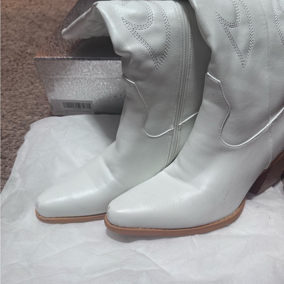 White Western Leather Boots - Picture 5 of 6